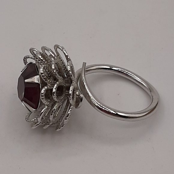 Vintage Sarah Coventry Adjustable Silver Tone Floral Purple Rhinestone Ring - Picture 6 of 6